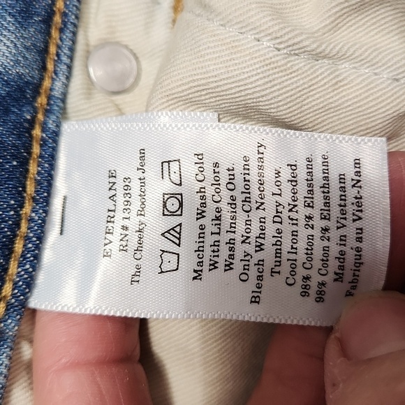 Everlane The Cheeky Bootcut Cropped Jean - Picture 8 of 9